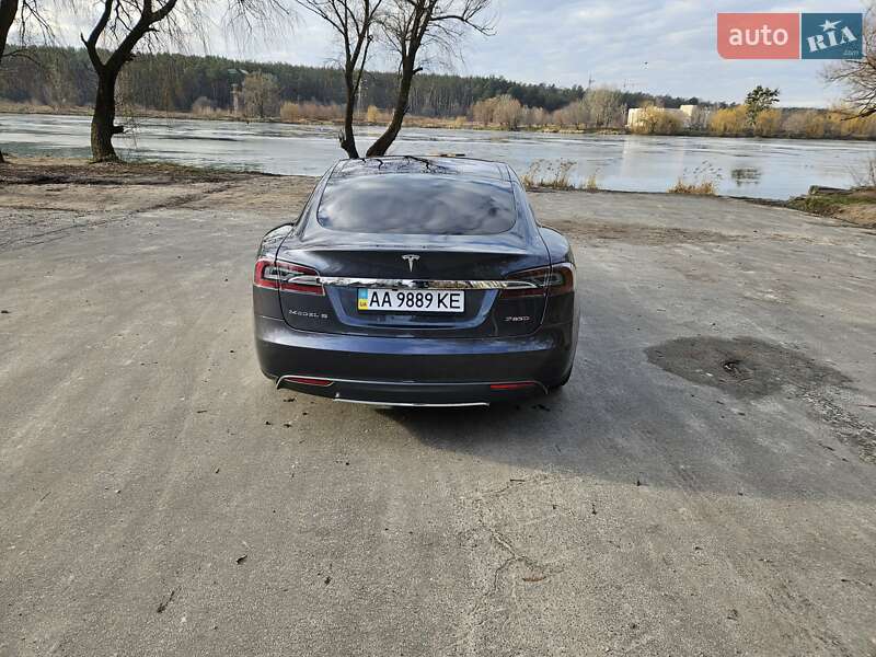 Лифтбек Tesla Model S 2014 в Киеве фото 12 Лифтбек Tesla Model S 2014 в Киеве