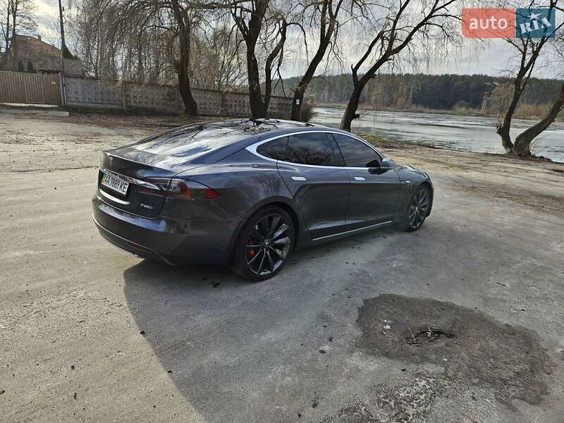 Лифтбек Tesla Model S 2014 в Киеве фото 15 Лифтбек Tesla Model S 2014 в Киеве