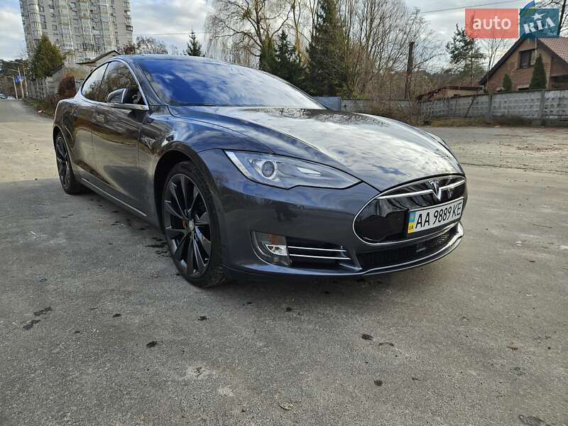 Лифтбек Tesla Model S 2014 в Киеве фото 19 Лифтбек Tesla Model S 2014 в Киеве