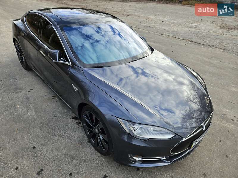 Лифтбек Tesla Model S 2014 в Киеве фото 27 Лифтбек Tesla Model S 2014 в Киеве
