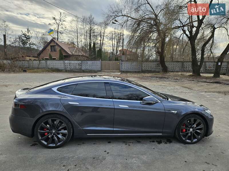 Лифтбек Tesla Model S 2014 в Киеве фото 30 Лифтбек Tesla Model S 2014 в Киеве
