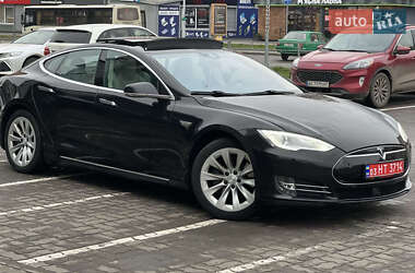 Лифтбек Tesla Model S 2015 в Луцке