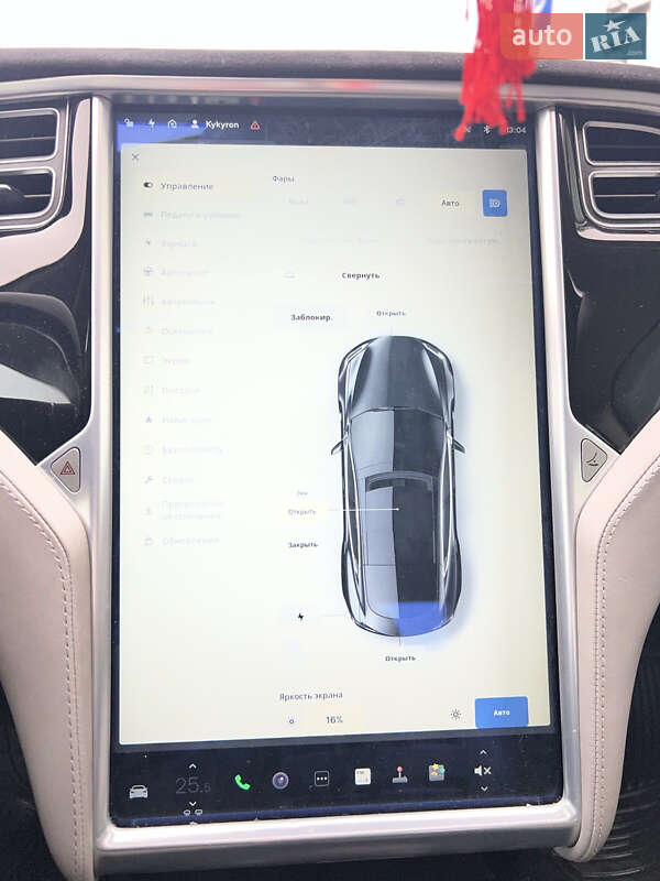 Лифтбек Tesla Model S 2015 в Луцке