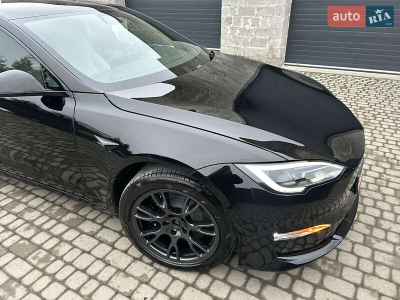 Лифтбек Tesla Model S 2021 в Львове