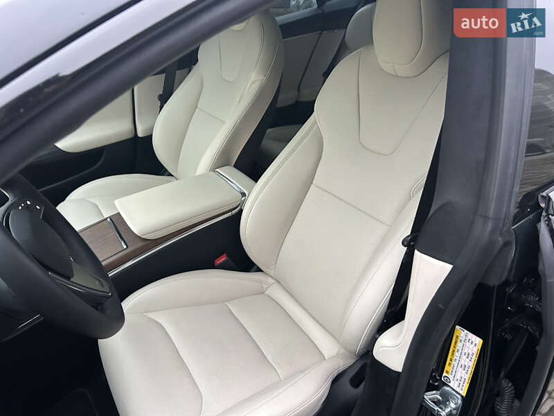 Лифтбек Tesla Model S 2021 в Львове