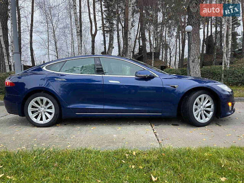 Ліфтбек Tesla Model S 2017 в Києві