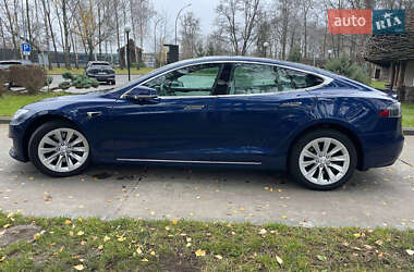 Лифтбек Tesla Model S 2017 в Кропивницком