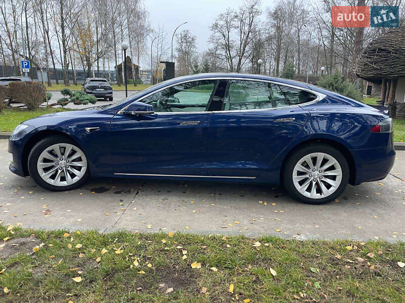 Ліфтбек Tesla Model S 2017 в Києві