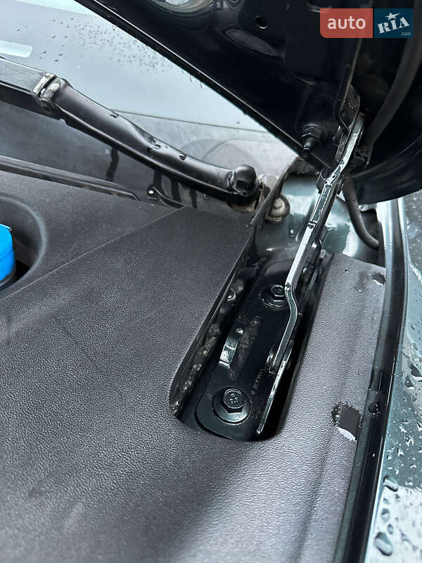 Лифтбек Tesla Model S 2014 в Киеве