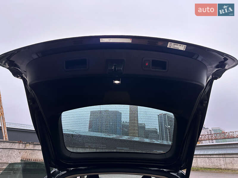 Лифтбек Tesla Model S 2014 в Киеве