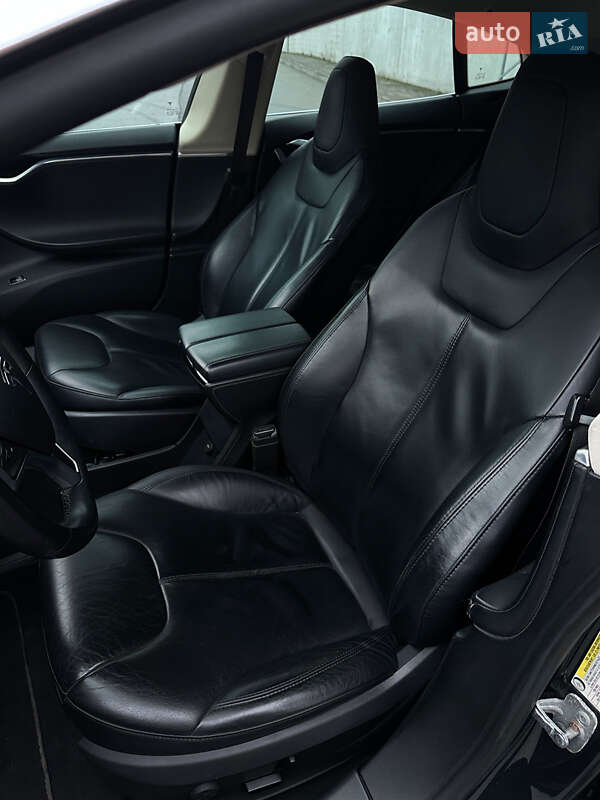 Лифтбек Tesla Model S 2014 в Киеве