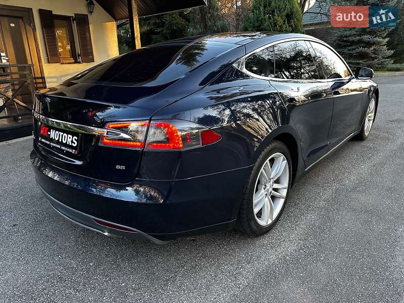 Лифтбек Tesla Model S 2014 в Киеве