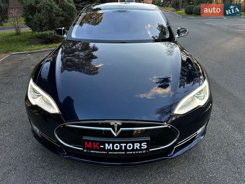 Лифтбек Tesla Model S 2014 в Киеве