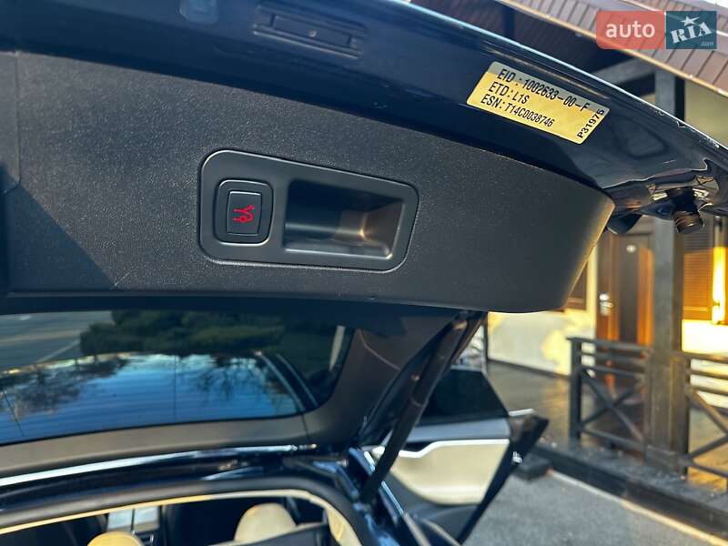 Лифтбек Tesla Model S 2014 в Киеве