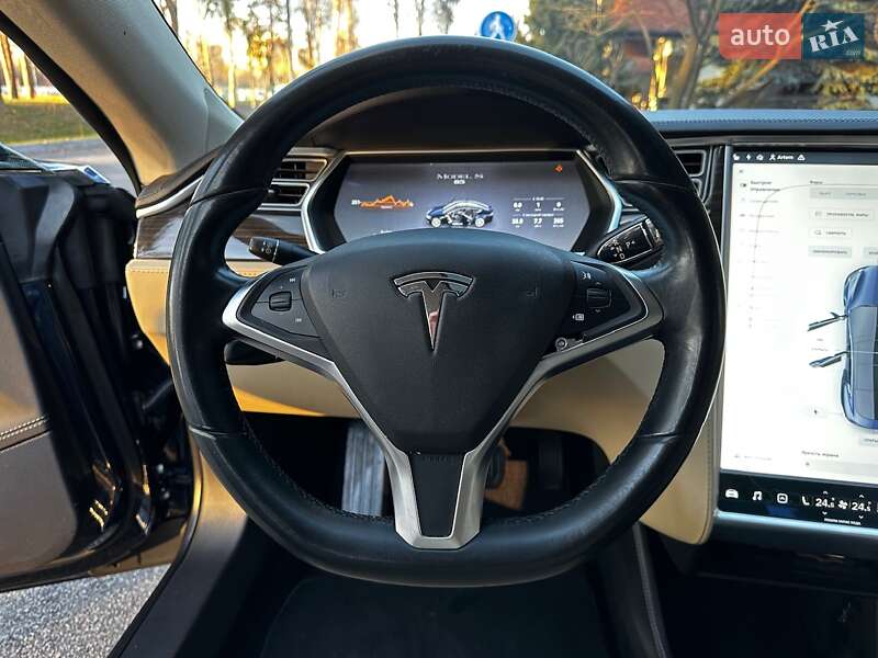 Лифтбек Tesla Model S 2014 в Киеве