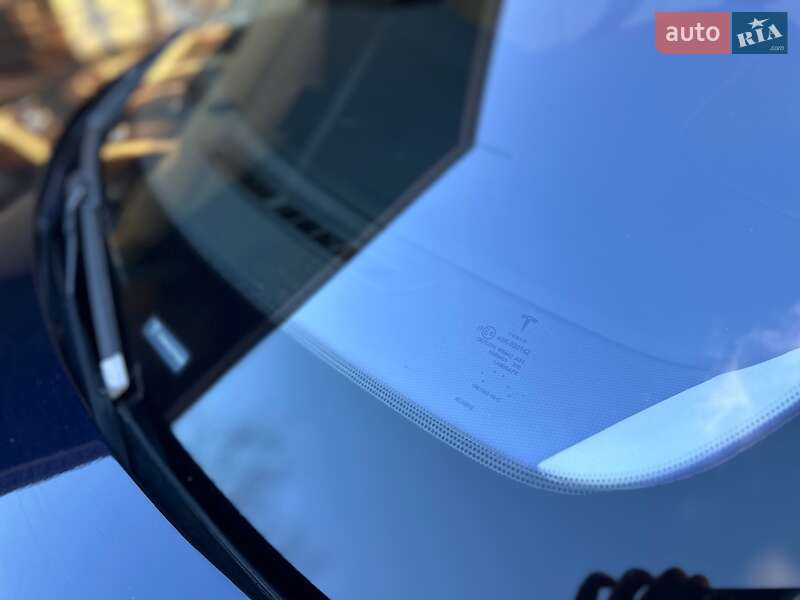 Лифтбек Tesla Model S 2014 в Киеве