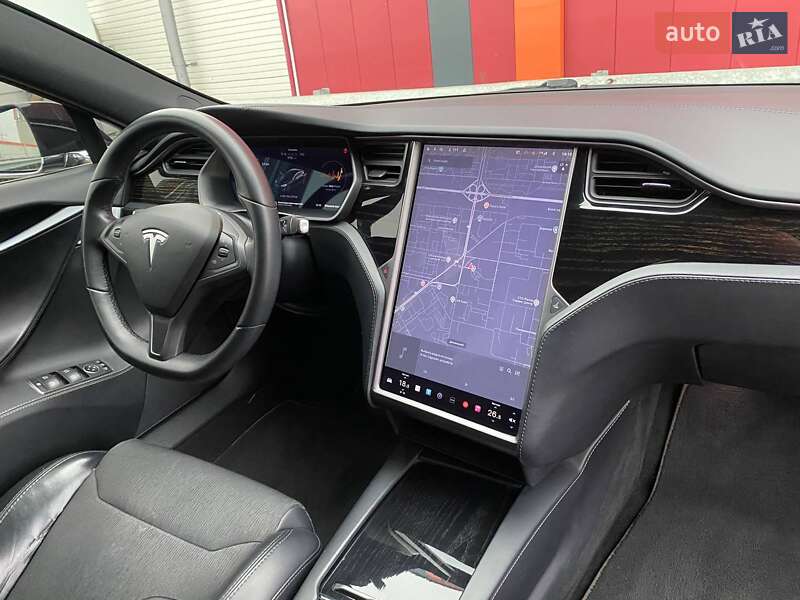 Лифтбек Tesla Model S 2018 в Киеве фото 18 Лифтбек Tesla Model S 2018 в Киеве