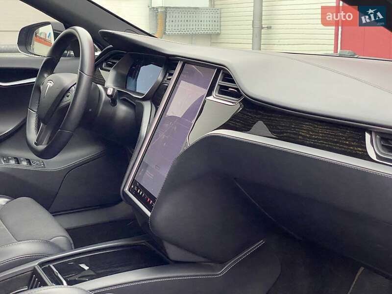 Лифтбек Tesla Model S 2018 в Киеве фото 25 Лифтбек Tesla Model S 2018 в Киеве