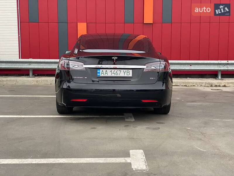Лифтбек Tesla Model S 2018 в Киеве фото 12 Лифтбек Tesla Model S 2018 в Киеве
