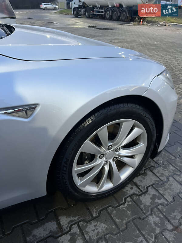 Лифтбек Tesla Model S 2013 в Киеве