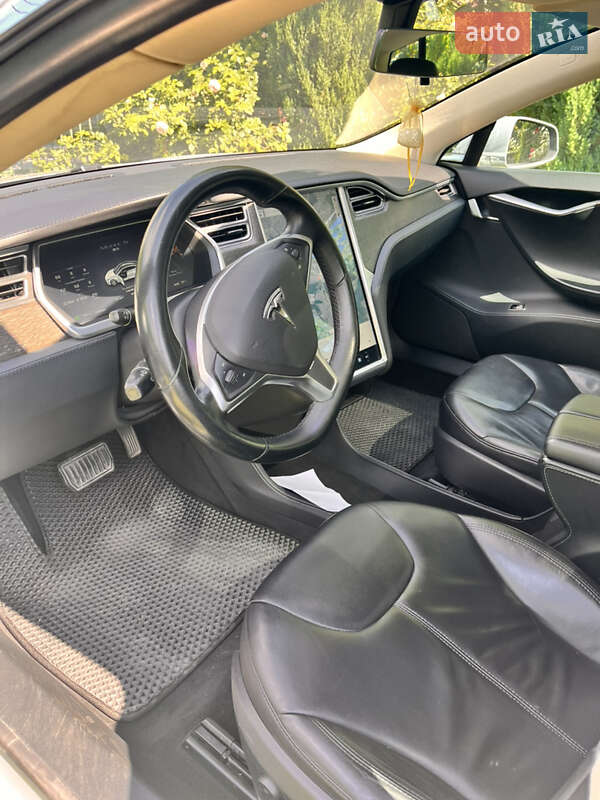 Ліфтбек Tesla Model S 2013 в Києві