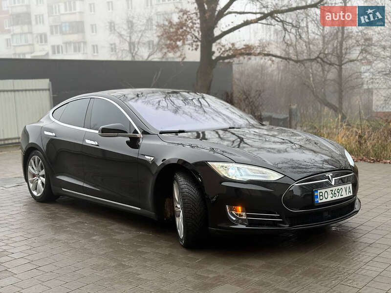 Лифтбек Tesla Model S 2015 в Тернополе фото 3 Лифтбек Tesla Model S 2015 в Тернополе