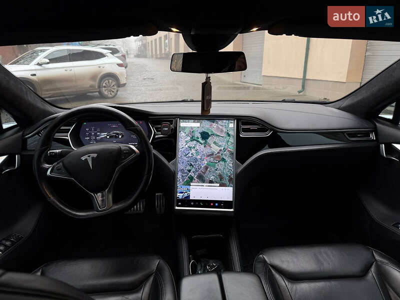 Лифтбек Tesla Model S 2015 в Тернополе фото 31 Лифтбек Tesla Model S 2015 в Тернополе
