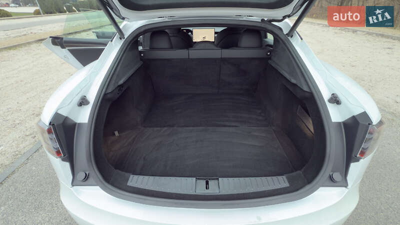 Лифтбек Tesla Model S 2021 в Днепре