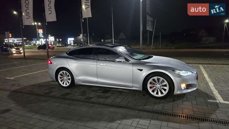 Лифтбек Tesla Model S 2017 в Луцке фото 6 Лифтбек Tesla Model S 2017 в Луцке