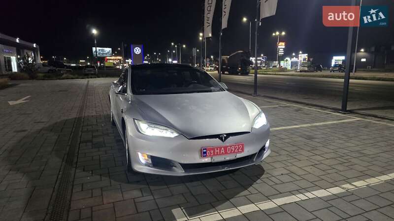 Лифтбек Tesla Model S 2017 в Луцке фото 4 Лифтбек Tesla Model S 2017 в Луцке
