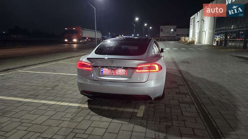 Лифтбек Tesla Model S 2017 в Луцке фото 9 Лифтбек Tesla Model S 2017 в Луцке