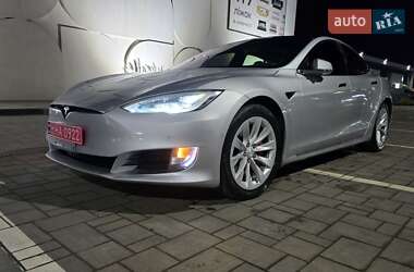 Лифтбек Tesla Model S 2017 в Луцке