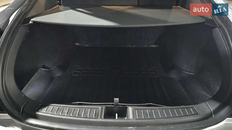 Лифтбек Tesla Model S 2017 в Луцке фото 23 Лифтбек Tesla Model S 2017 в Луцке