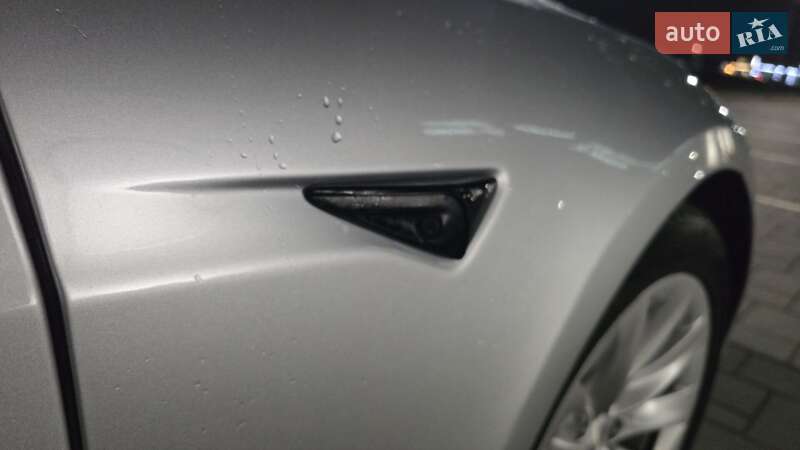 Лифтбек Tesla Model S 2017 в Луцке фото 26 Лифтбек Tesla Model S 2017 в Луцке