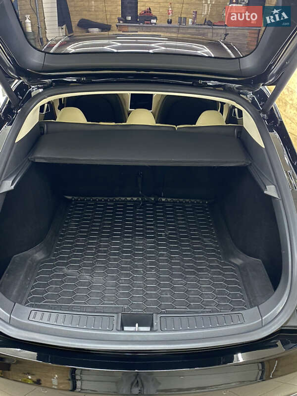 Лифтбек Tesla Model S 2014 в Харькове фото 20 Лифтбек Tesla Model S 2014 в Харькове