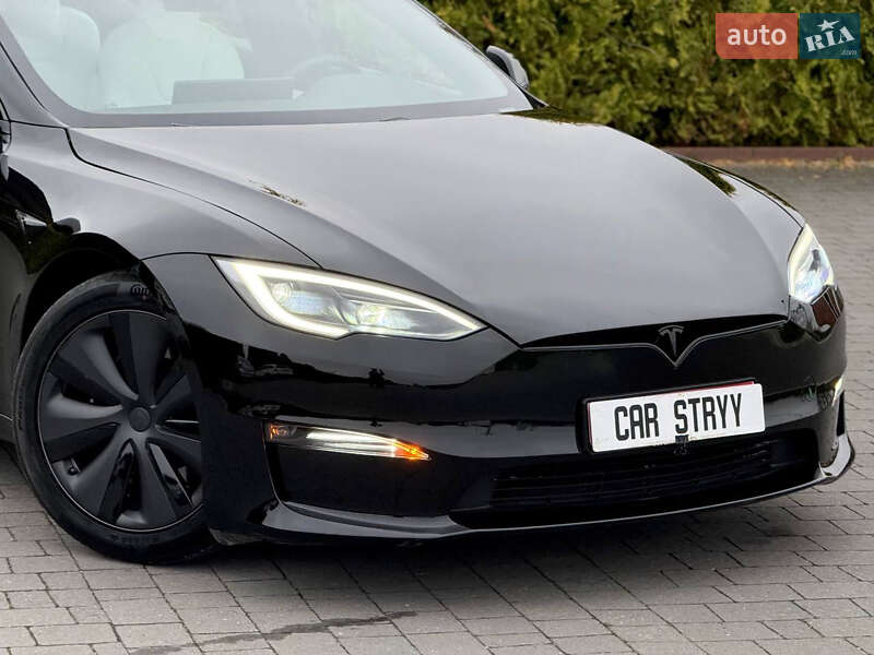 Ліфтбек Tesla Model S 2023 в Стрию
