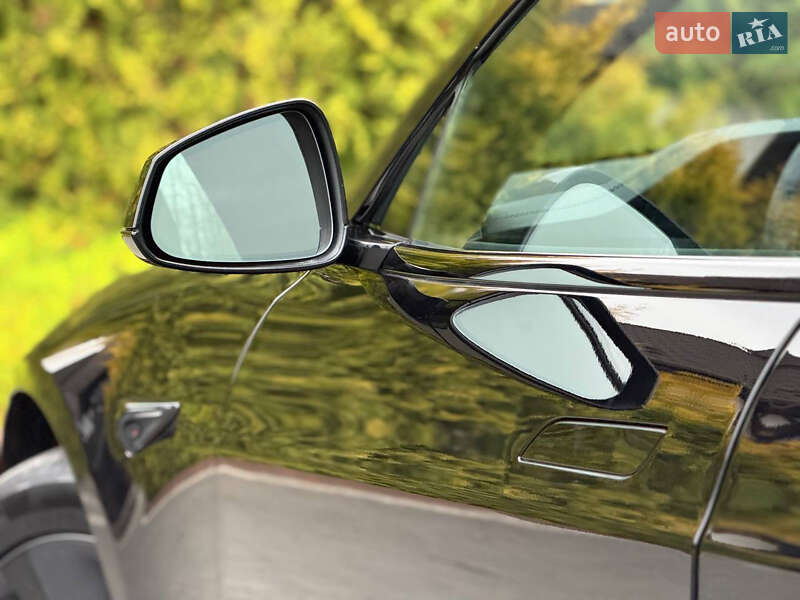 Ліфтбек Tesla Model S 2023 в Стрию