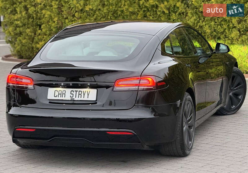 Ліфтбек Tesla Model S 2023 в Стрию