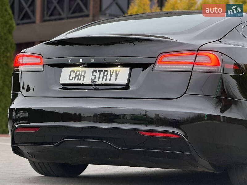 Ліфтбек Tesla Model S 2023 в Стрию