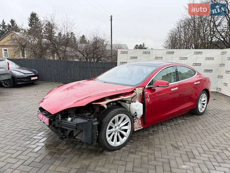 Лифтбек Tesla Model S 2016 в Луцке фото 2 Лифтбек Tesla Model S 2016 в Луцке