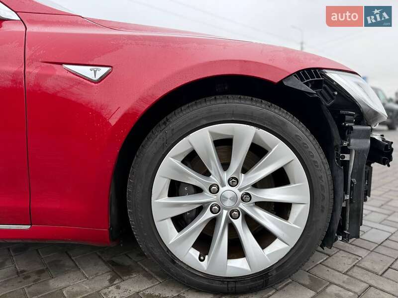 Лифтбек Tesla Model S 2016 в Луцке фото 12 Лифтбек Tesla Model S 2016 в Луцке