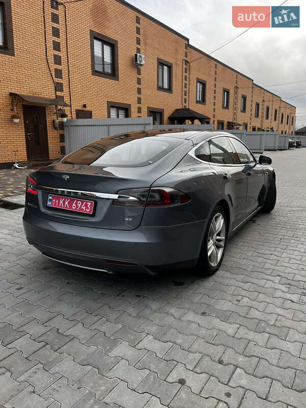 Лифтбек Tesla Model S 2014 в Виннице
