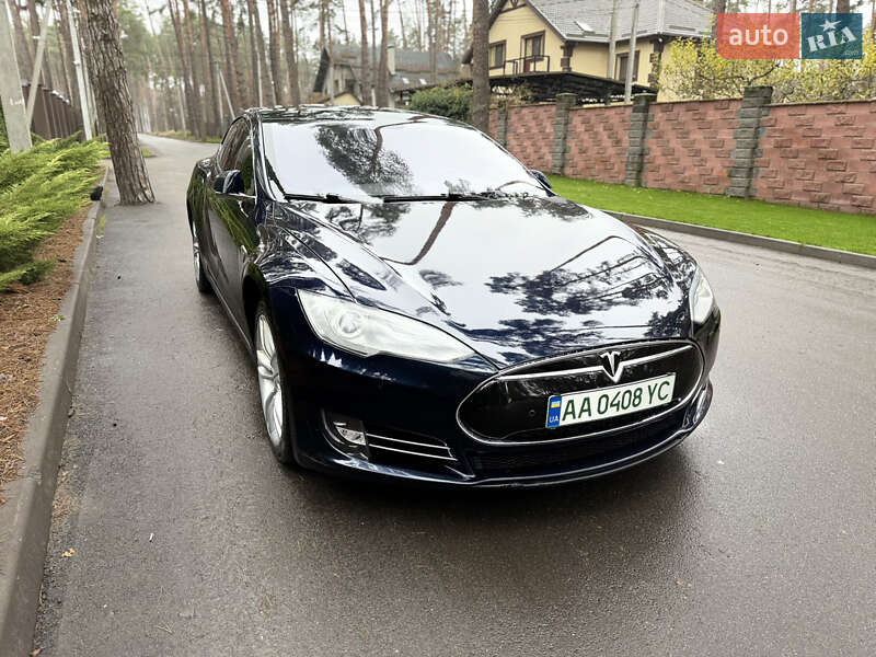 Лифтбек Tesla Model S 2013 в Киеве фото 3 Лифтбек Tesla Model S 2013 в Киеве