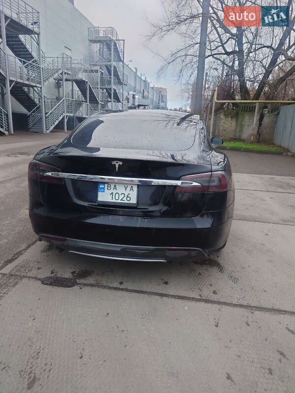 Лифтбек Tesla Model S 2014 в Одессе