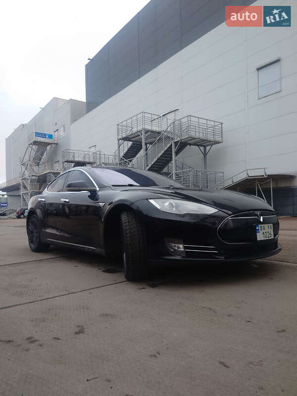 Tesla Model S 2014