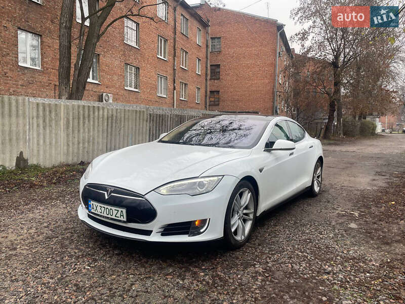 Лифтбек Tesla Model S 2013 в Харькове фото 2 Лифтбек Tesla Model S 2013 в Харькове