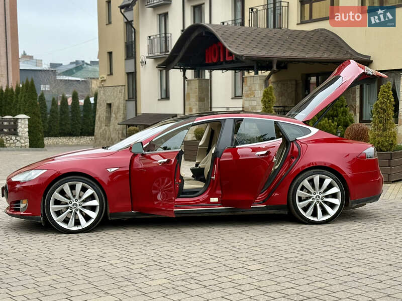 Лифтбек Tesla Model S 2014 в Тернополе