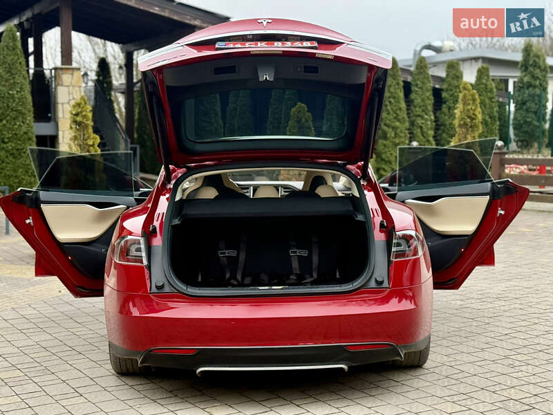 Лифтбек Tesla Model S 2014 в Тернополе