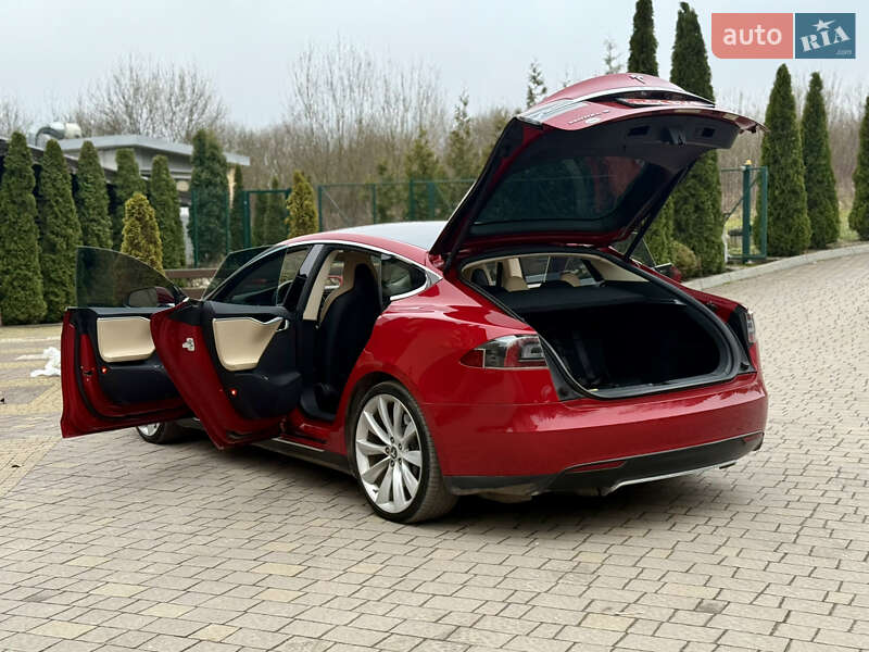 Лифтбек Tesla Model S 2014 в Тернополе