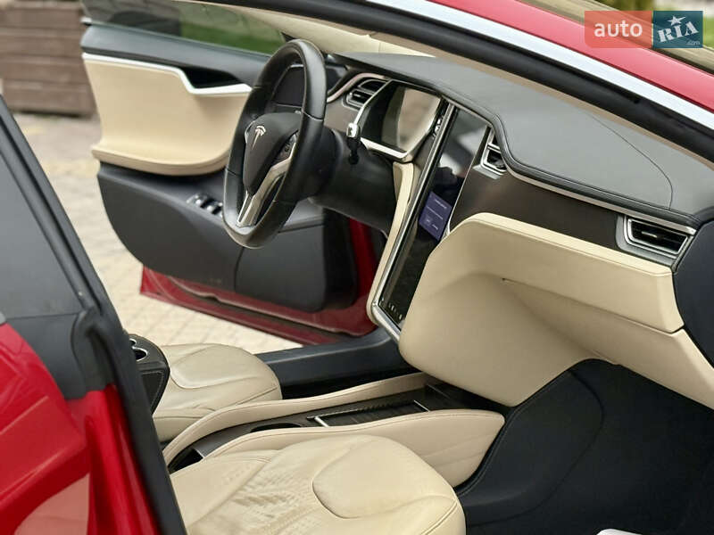 Лифтбек Tesla Model S 2014 в Тернополе